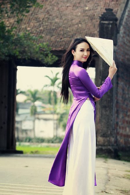 Hình ảnh cô gái Huế xinh đẹp với chiếc áo dài, nón bài thơ - hình 2