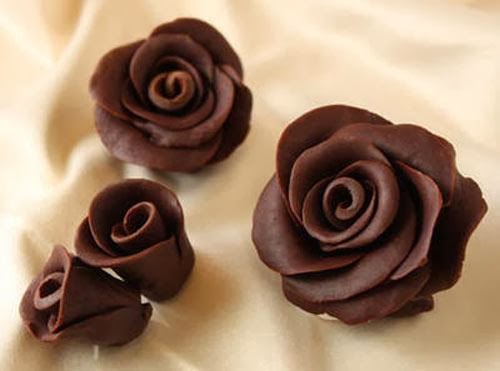 Tạo hình socola - chocolate thành hoa hồng