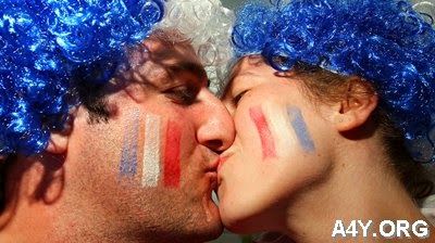 Hướng dẫn thực hành một nụ hôn lãng mạn kiểu Pháp