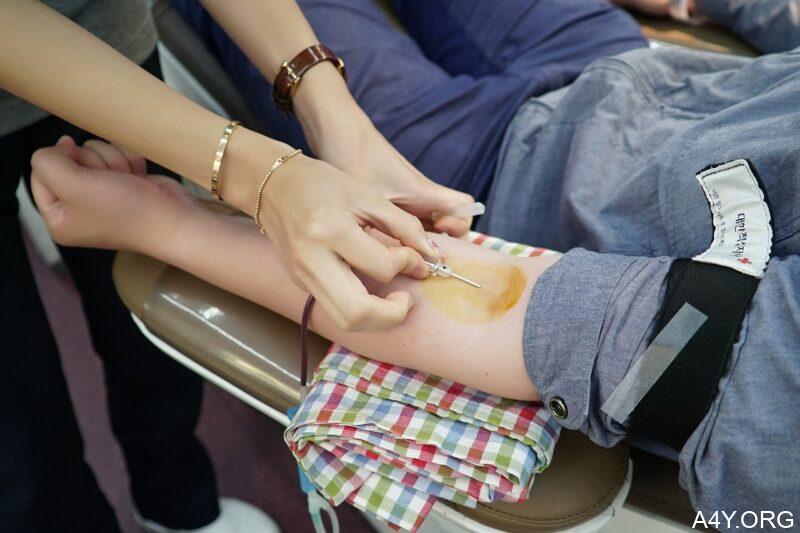 Buôn chuyện: Chị giận anh vì hay đi hiến máu, làm từ thiện